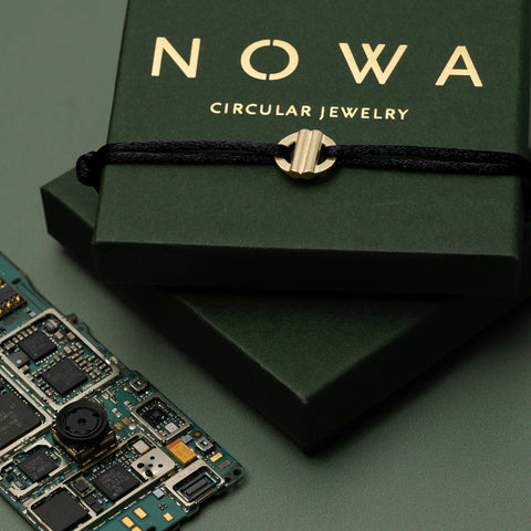 You are Loved armband goud ~ zwart