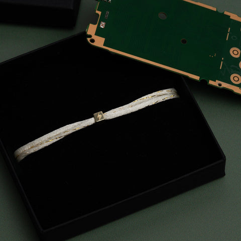 Recharge yourself armband goud