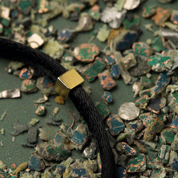 Solid as a Block armband goud  ~ zwart