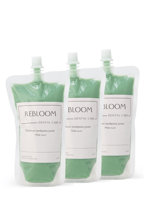 Navulverpakkingen tandpasta. 3 zakken milde munt tandpasta. Groene tandpasta