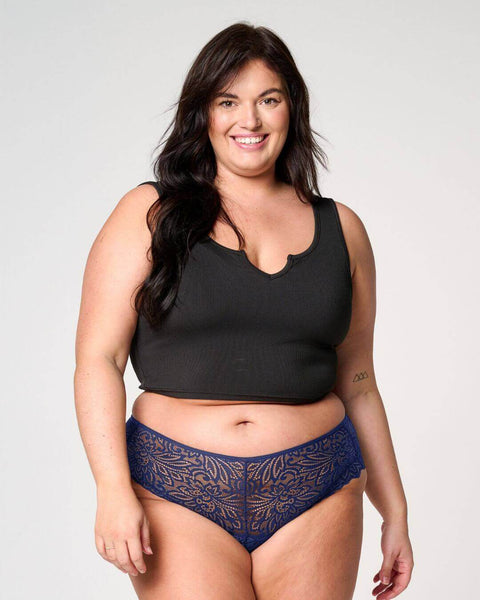 bundel met menstruatie broekjes voor dames in drie kleuren hipster lace