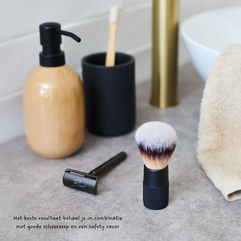 Scheerkwast van Zwart Metaal