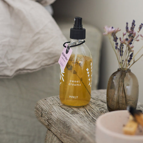 Pillow Spray | bottle | Lavender Chamomile | HomeSpa | Thuis Wellness