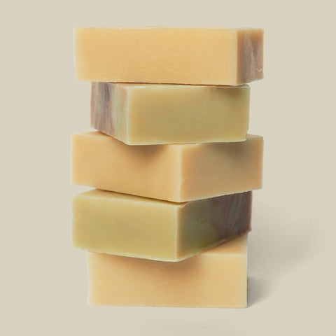 Gestapelde Food for Skin Body Bar zeepblokken
