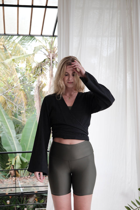 Line Top Black