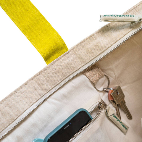 Duurzame shopper gerecycled materiaal met rits  Lovely Lemons detailfoto rits en binnenvak