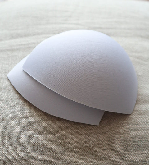 Pre-shaped cups white