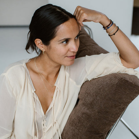 Solid as a Block oorbellen goud pareldraad