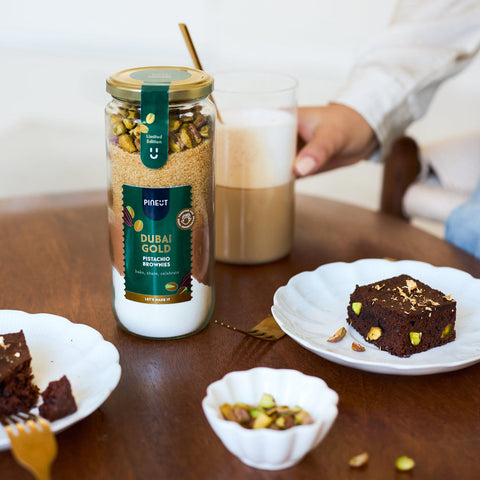 Brownies Dubai Gold | DIY Brownie Mix | Pure Chocolade, Pistache & Specerijen