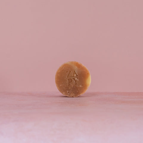 Verzorg je huid op een duurzame manier met de Zapy Box, een verrassingspakket vol plasticvrije, handgemaakte zepen.