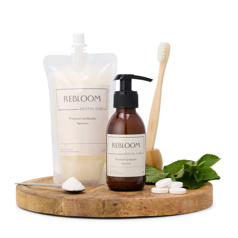 Bottle of premium toothpaste - Peppermint - 120ml / 2 tubes