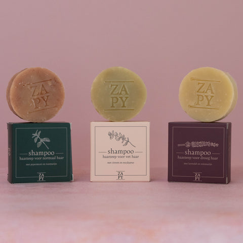 Onze shampoo voor vet haar biedt een zachte, verzorgende reiniging met een mix van natuurlijke oliën. Perfect voor een frisse, vetvrije uitstraling zonder schadelijke stoffen.