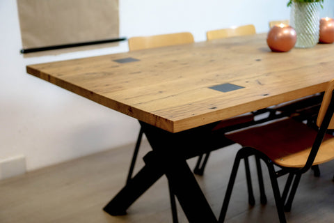 Upcycle houten design eettafel wagonhout stalen onderstel gemaakt van gerecycled materiaal- Tolhuijs