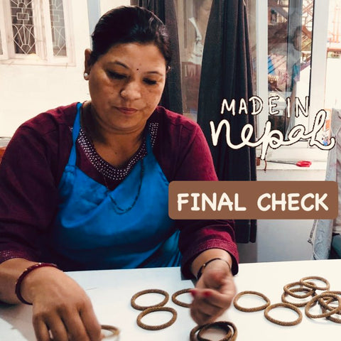 Luna-Leena armband rol goud - 14+ - glaskralen - hand gehaakt in Nepal