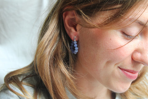 'Kae' Blauwe Chalcedoon Oorbellen