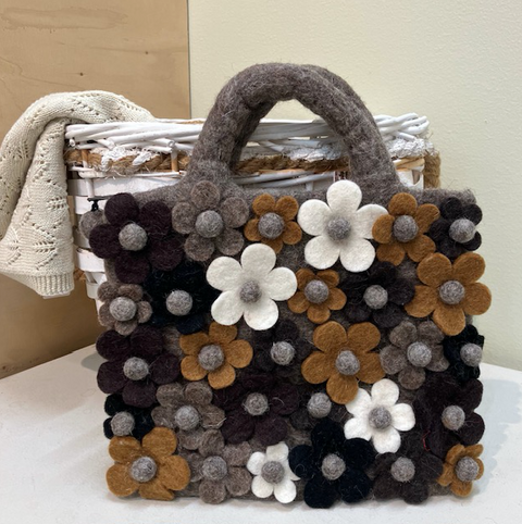 Luna-Leena kinder bloemen tas - grijs, zwart, bruin - vilt wol - handgemaakt in Nepal