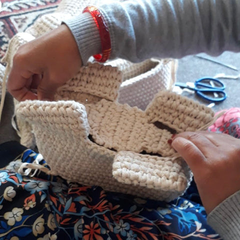 Luna-Leena hond Bobby - gebroken wit - dik katoen - hand gehaakt in Nepal