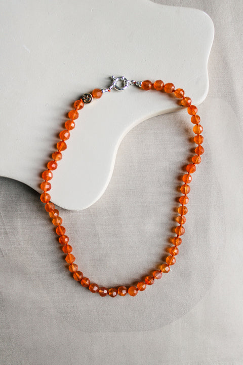 'Lily' Carneool Ketting