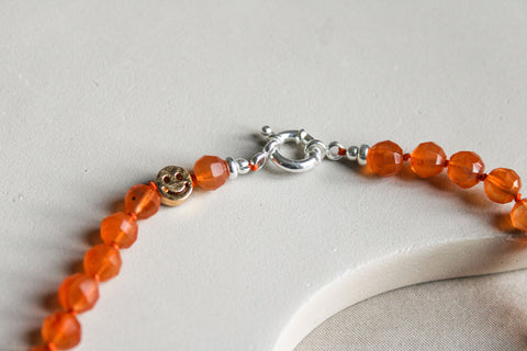 'Lily' Carneool Ketting