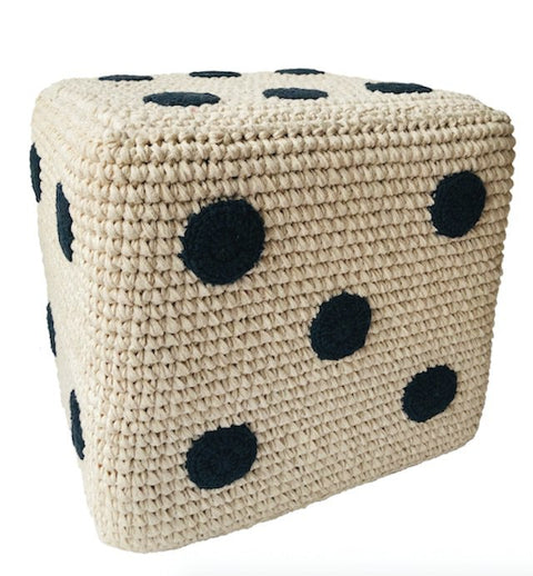 Luna-Leena pouffe dobbelsteen - gebroken wit en zwart - katoen - foam - hand gehaakt in Nepal