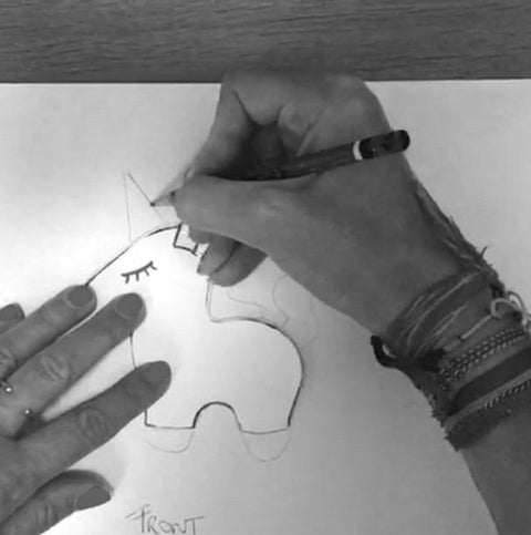 Luna-Leena eenhoorn - gebroken wit met kleur - biologisch katoen - hand gehaakt in Nepal