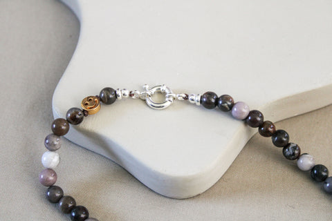 'Mabel' Fossielagaat Ketting