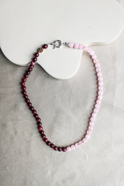 'Mabel' Rozenkwarts en Granaat Ketting