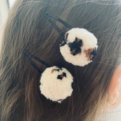 Luna-Leena haar clips pom pom leopard  wol - handgemaakt in Nepal