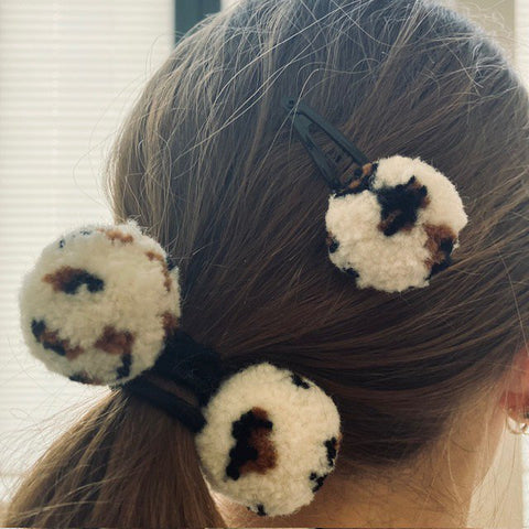 Luna-Leena haar clips pom pom leopard  wol - handgemaakt in Nepal