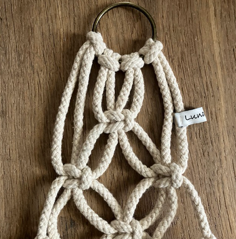 Luna-Leena opberghanger macramé - gebroken wit - katoen - hand gemaakt in Nepal