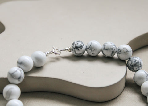 Howliet ketting 'Mona'