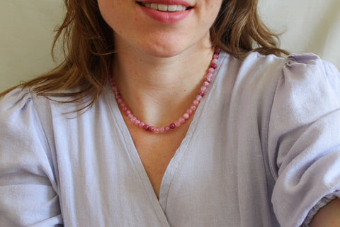 'Mabel' Kersenader Chalcedoon Ketting