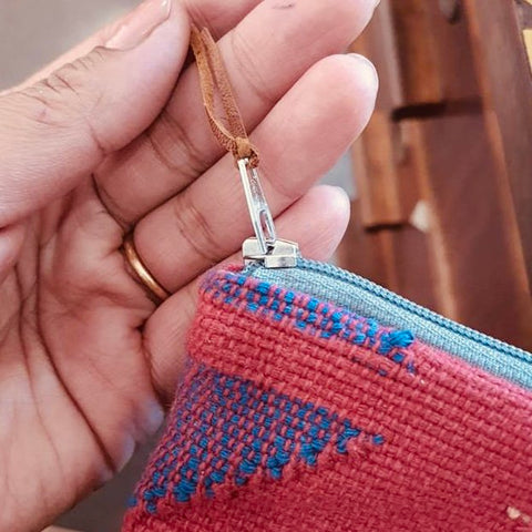 Luna-Leena make-up tasje rood - Dhake geweven stof - handgemaakt in Nepal