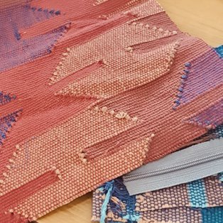 Luna-Leena make-up tasje rood - Dhake geweven stof - handgemaakt in Nepal