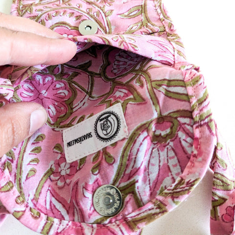 close up view of pink mobile purse pockets