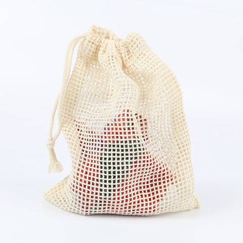 Small organic cotton mesh bag ideal for soap scraps, makeup pads, and socks – perfect for sustainable storage perfect for sanitary cloths