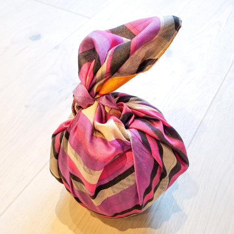 Reusable sari gift wrap, upcycled and reversible - Shakti.ism | शक्तिवाद