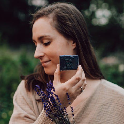 Facial soap with activated charcoal and tea tree