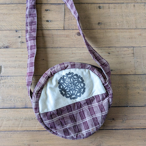 Round sari shoulder bag