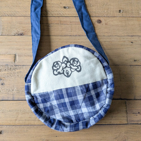 Round sari shoulder bag