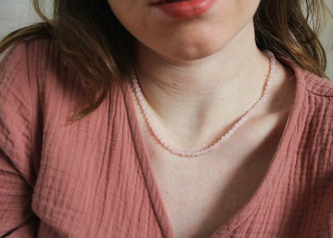 Rozenkwarts ketting 'Flore'