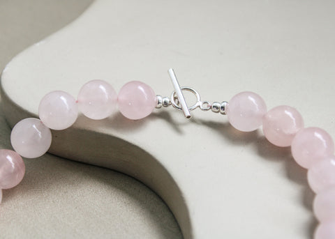 Rozenkwarts ketting 'Mona'