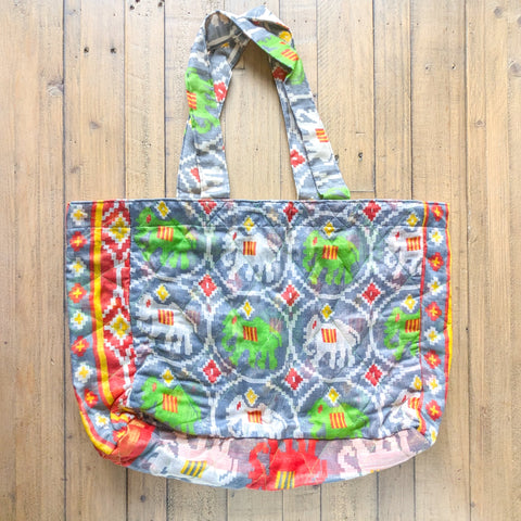 Large sari market tote bags