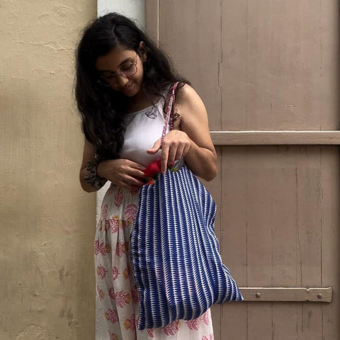misc sari tote bag worn by model