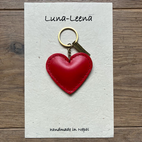 Luna-Leena hart sleutelhanger, tas hanger - rood - leer - handgemaakt in Nepal