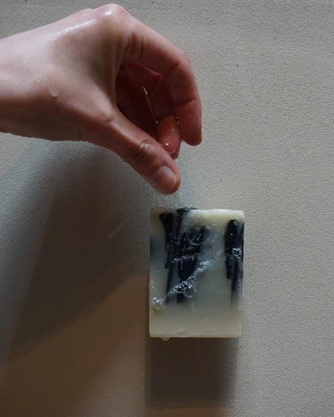 Soapi - magnetic soap holder