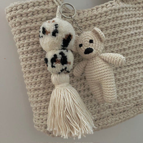 Luna-Leena beer sleutelhanger, tas hanger - gebroken wit - bio katoen - hand gehaakt in Nepal