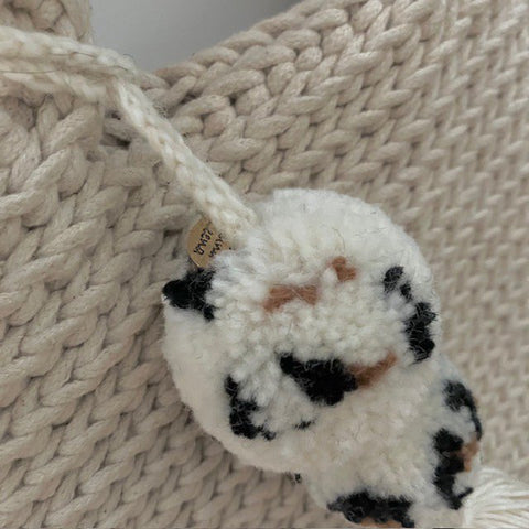 Luna-Leena pom pom leopard sleutelhanger, tas hanger - gebroken wit - wol - handgemaakt in Nepal