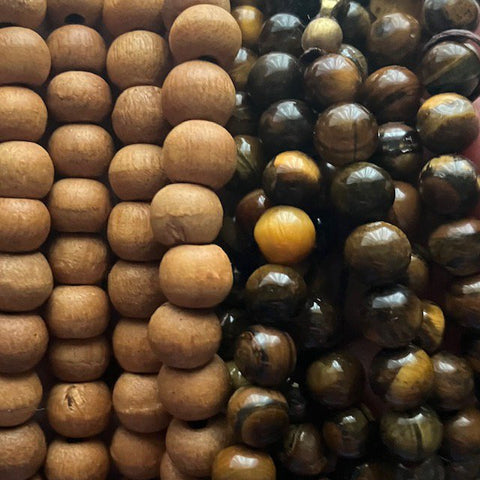 Luna-Leena telefoonkoord kralen hout + tijger ogen - bruin - L140cm - handgemaakt in Nepal