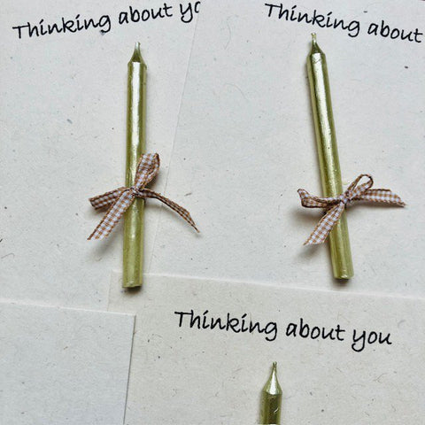 Luna-Leena wenskaart met kaars - goud - "Thinking about you" - eco papier - handgemaakt in Nepal